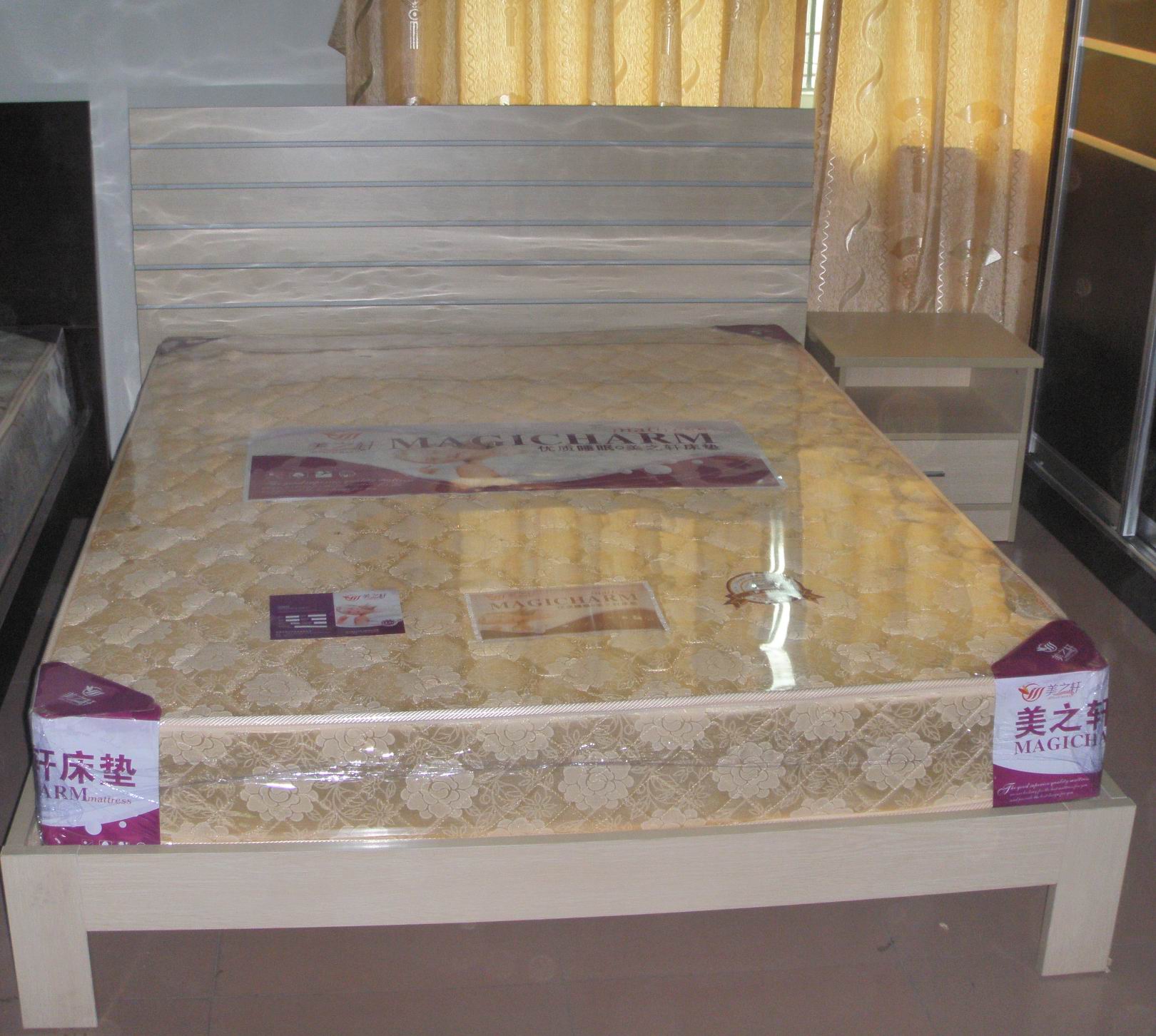 辦公家具  床