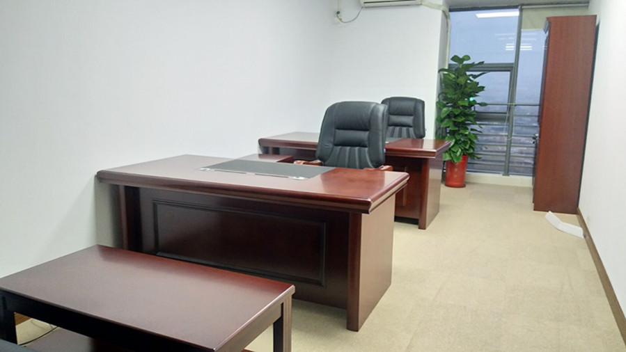 厚街辦公家具電腦桌
